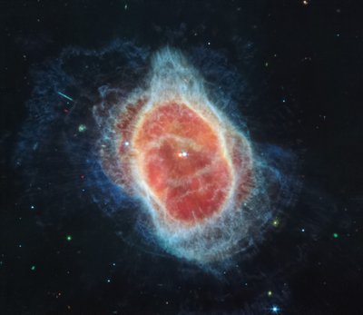 南の環状星雲（MIRI画像） 作： James Webb Space Telescope (NASA)
