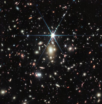 日の出アーク（NIRCam画像） 作： James Webb Space Telescope (NASA)