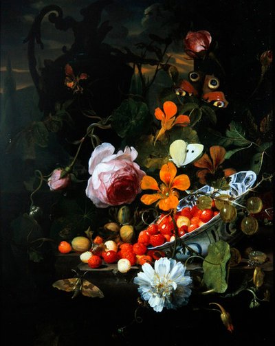 器に盛られたイチゴと花の静物画 作： Jan Mortel