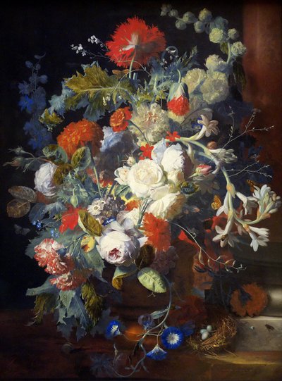柱の前の花束 - ヤン・ファン・ホイサム（1682-1749）。木に油彩、18世紀前半。寸法：80,2x60,3 cm。ヴィエンヌ美術史博物館 作： Jan van Huysum