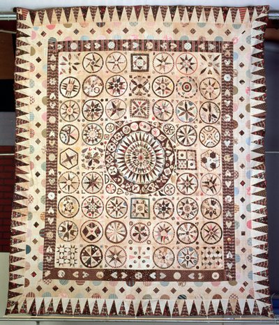 パッチワークベッドカバー、アイルランド、1850-60（繊維） 作： Jane Pizar