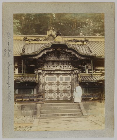 日光・唐招提寺の中国門（手彩色白黒写真 作： Japanese Photographer