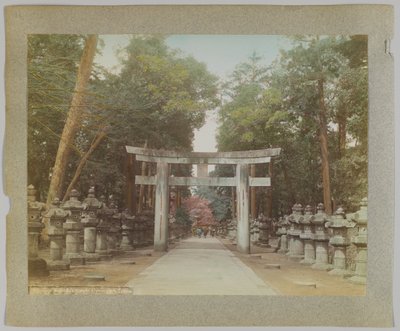 東京・上野公園の寺院の入り口（手彩色のモノクロ写真 作： Japanese Photographer