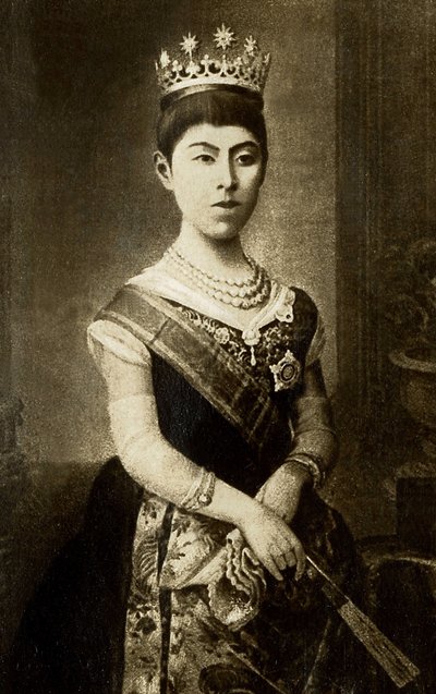皇太子妃春子の肖像写真、20世紀の初め。 作： Japanese Photographer