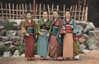 ティーハウスガールズ、日本 作： Japanese Photographer