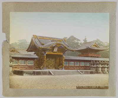 東京・芝公園の寺院（手彩色のモノクロ写真 作： Japanese Photographer