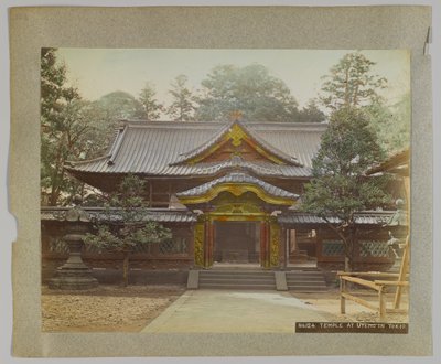 東京・上野の寺（手彩色のモノクロ写真 作： Japanese Photographer