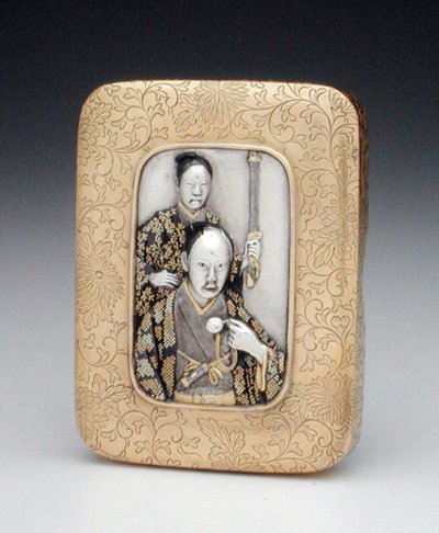 大名と家来が描かれた箱と蓋（銀製金箔 作： Japanese School