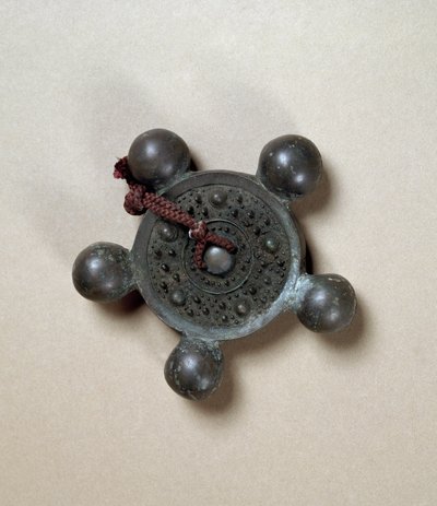 古墳時代（250～538年）の「五彩鏡」。 作： Japanese School