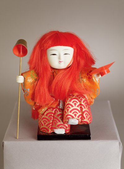水差しと皿を持つ召使の祭り人形 作： Japanese School