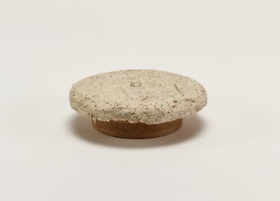 19世紀後半から20世紀初頭の茶葉貯蔵瓶の口の蓋 作： Japanese School