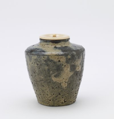 Shodai ware tea caddy with faceted sides, katatsuki type, Tea caddy (katatsuki mentori chaire) 作： Japanese School