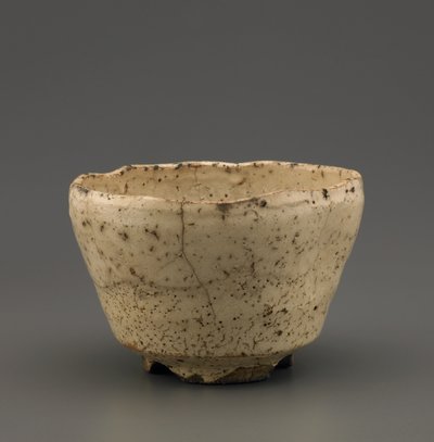 切り欠き茶碗、山口県、江戸時代（木灰釉の下に白すべりのある石器） 作： Japanese School