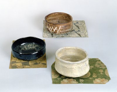 茶道に使用される3つの茶碗、1800年頃（セラミック） 作： Japanese School