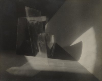 [Still-Life Abstraction]、1923年（ゼラチンシルバープリント） 作： Jaromir Funke