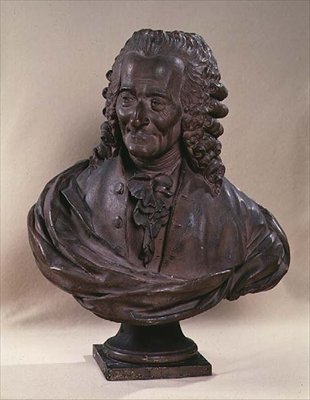 ヴォルテールの胸像（1694-1778） 作： Jean Baptiste Antoine Cadet de Beaupre