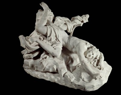 ヒッポリットの死 神話の巨人がギガントマシー中に殺される。ジャン・バティスト・ルモワン（1704-1778）の彫刻 18世紀 パリ、ルーヴル美術館蔵 作： Jean Baptiste II Lemoyne
