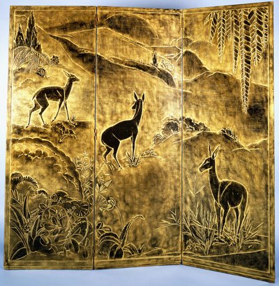 丘陵風景に鹿を描いた三曲一双の漆絵屏風 作： Jean Dunand