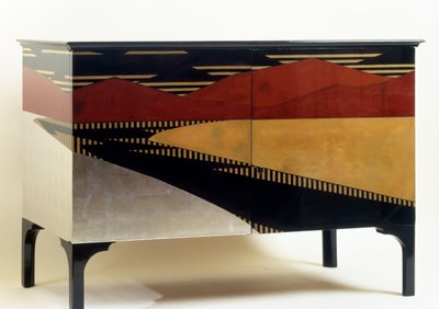 アール・デコ様式の漆塗りキャビネット(commode vantaux) 作： Jean Dunand