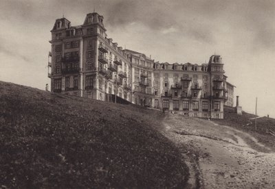 ホテル リギ クルム (白黒写真) 作： Jean Gaberell