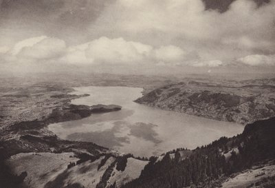 リギ・クルム、ツーク湖の眺め (白黒写真) 作： Jean Gaberell