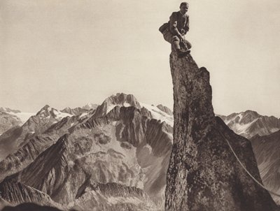 スイス: Sonnigwichel の Gendarme、Oberalpstock の方を見る (b/w 写真) 作： Jean Gaberell