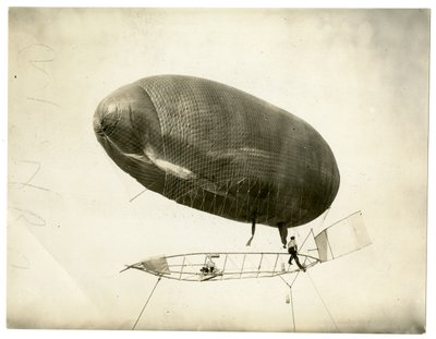 飛行船 "カリフォルニア・アロー" 作： Jessie Tarbox Beals