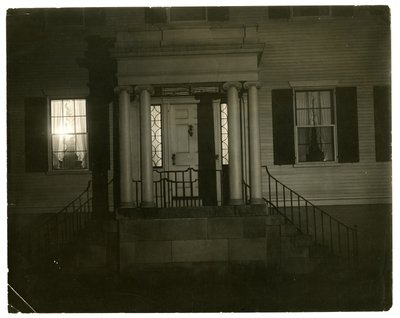 ボストンのドアウェイ、アメリカ、1902-10年頃（ゼラチンシルバー写真 作： Jessie Tarbox Beals