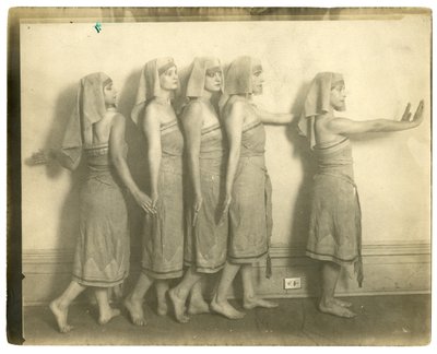 アメリカ、ニューヨークのリベラルクラブでの村の楽しみの準備、c.1905-40 作： Jessie Tarbox Beals