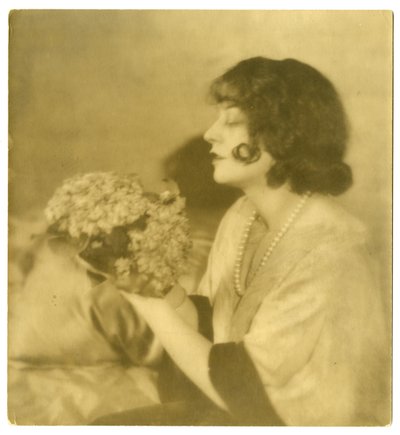 レノア・ウルリック 1915-28年頃（ゼラチンシルバー写真 作： Jessie Tarbox Beals