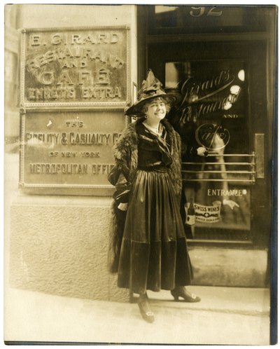 ニューヨークのマダムジラード、有名なダウンタウンのレストラン92 William St、1910 作： Jessie Tarbox Beals