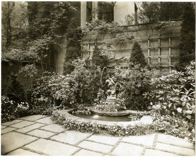 ジョン・モーガン夫妻、39 W 11 St, Greenwich Village, New York, USA, c.1939-40（ゼラチンシルバー写真 作： Jessie Tarbox Beals