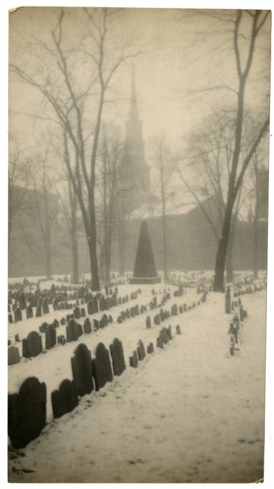 オールド・グラナリー埋葬地 アメリカ・ボストン 1902-10年頃（ゼラチンシルバー写真 作： Jessie Tarbox Beals