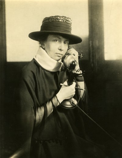 レイチェル・クロザーズ劇作家、1905-18年頃 作： Jessie Tarbox Beals