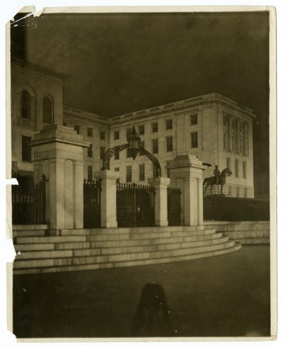 アメリカ、ボストン、ステートハウス、1902-10年頃（ゼラチンシルバー写真 作： Jessie Tarbox Beals