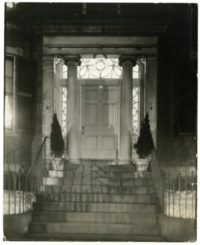 アメリカ、ボストン、ウーマンズ・シティ・クラブ・ドア、1902-10年頃（ゼラチンシルバー写真 作： Jessie Tarbox Beals