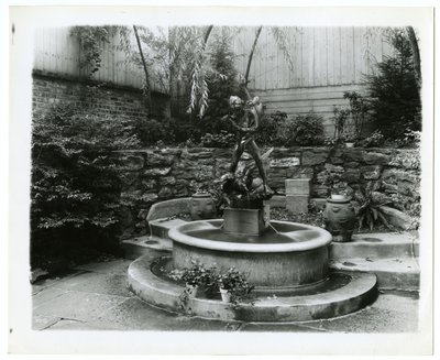 ガーデンファウンテン 1905-40年頃（ゼラチンシルバー写真 作： Jessie Tarbox Beals
