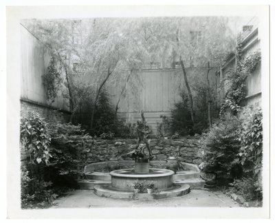 ガーデンファウンテン 1905-40年頃（ゼラチンシルバー写真 作： Jessie Tarbox Beals