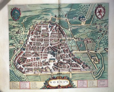 ノルシアの地図、ジョアン・ブラウの『イタリアの市民とアドミランドルム』から、彫刻で描かれています。 作： Joan Blaeu