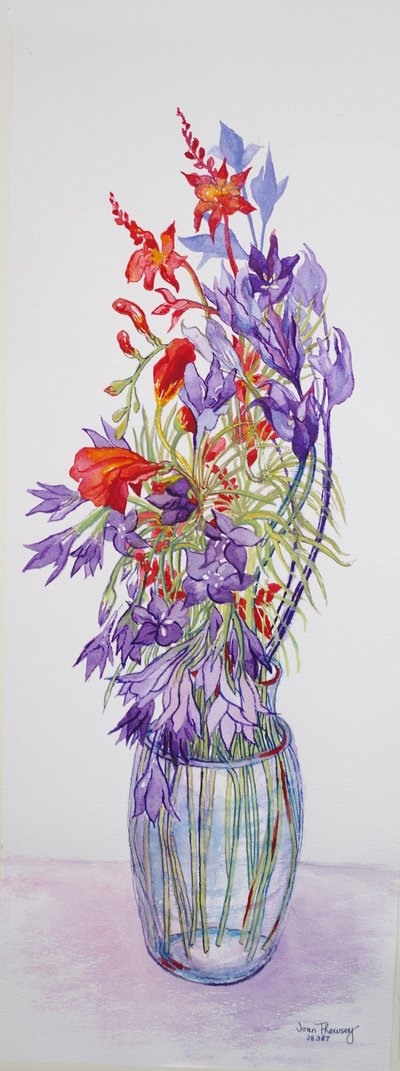 アガパンサcompanulatusとCrocosmia、2015年、手作りの紙に水彩 作： Joan Thewsey