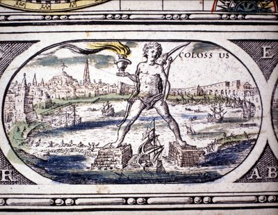 1630年にアムステルダムで印刷されたヤンソンJannsoniusのアトラスに描かれた古代の七不思議「ロードス島の巨像」の表現。個人蔵。 作： Joannes Jansson