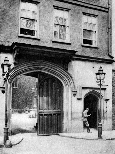 チャーターハウスへの16世紀の玄関口、ロンドン、1926-1927。 作： Joel