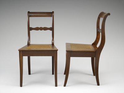 サイドチェアのペア、c。 1846-1860（黒クルミ、杖） 作： Johann Michael Jahn