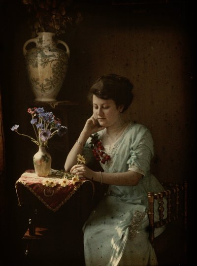 花を持つ女性 作： Johannes Hendrikus Antonius Maria Lutz