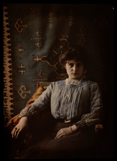 座っている女性 作： Johannes Hendrikus Antonius Maria Lutz