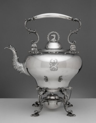 スタンド上のケトル、c。 1827-1843（シルバー） 作： John Chandler Moore