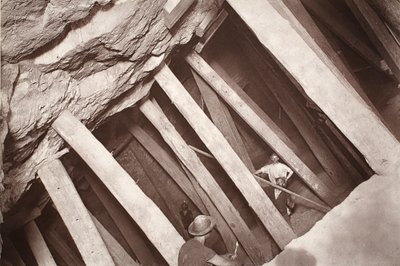 406 の上、クックのキッチン鉱山、J.C. バロウズとウィリアム トーマスによる「Mongst mines and miners, or Underground Scenes by Flash-Light」のイラスト、パブ。 1893年（セピア写真） 作： John Charles Burrow