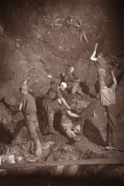 Underhand Stoping、East Pool mine、J.C. Burrows と William Thomas による「Mongst mines and miners, or Underground Scenes by Flash-Light」のイラスト、パブ。 1893年（セピア写真） 作： John Charles Burrow
