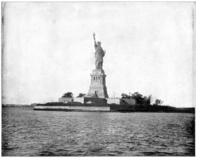 19世紀後半のニューヨーク港の自由の女神 作： John L. Stoddard
