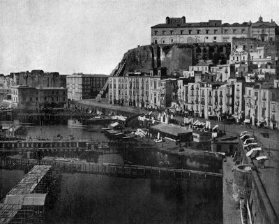 ジョン・ローソン・ストッダード（1850年〜1931年）が撮影したナポリの写真（モノクロ写真）。 作： John Lawson Stoddard